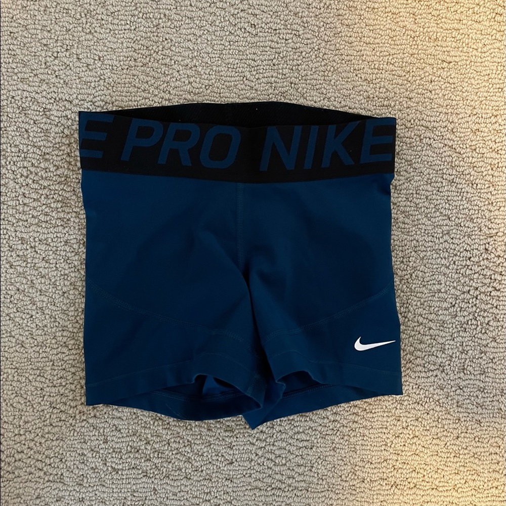 Women Nike Pro Athletic Shorts 3 inch